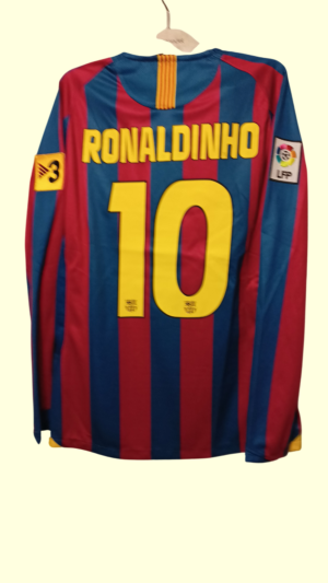 Camiseta Retro Barcelona Ronaldinho Manga larga